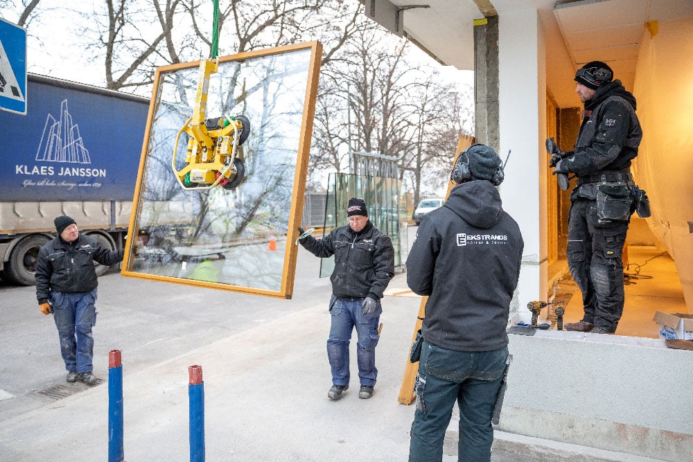 Adlerberthsgatan installation av fast fönster