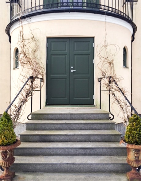 Dark green double door Ascot custom layout