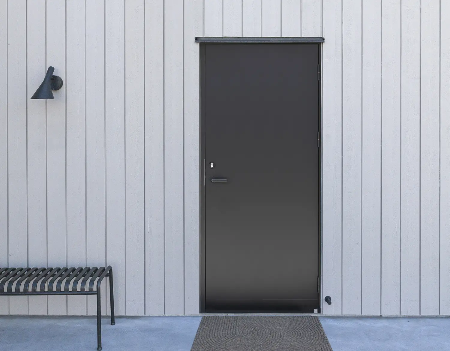 Exterior door Slät 100 with standard construction, optional: Black color, black hinges