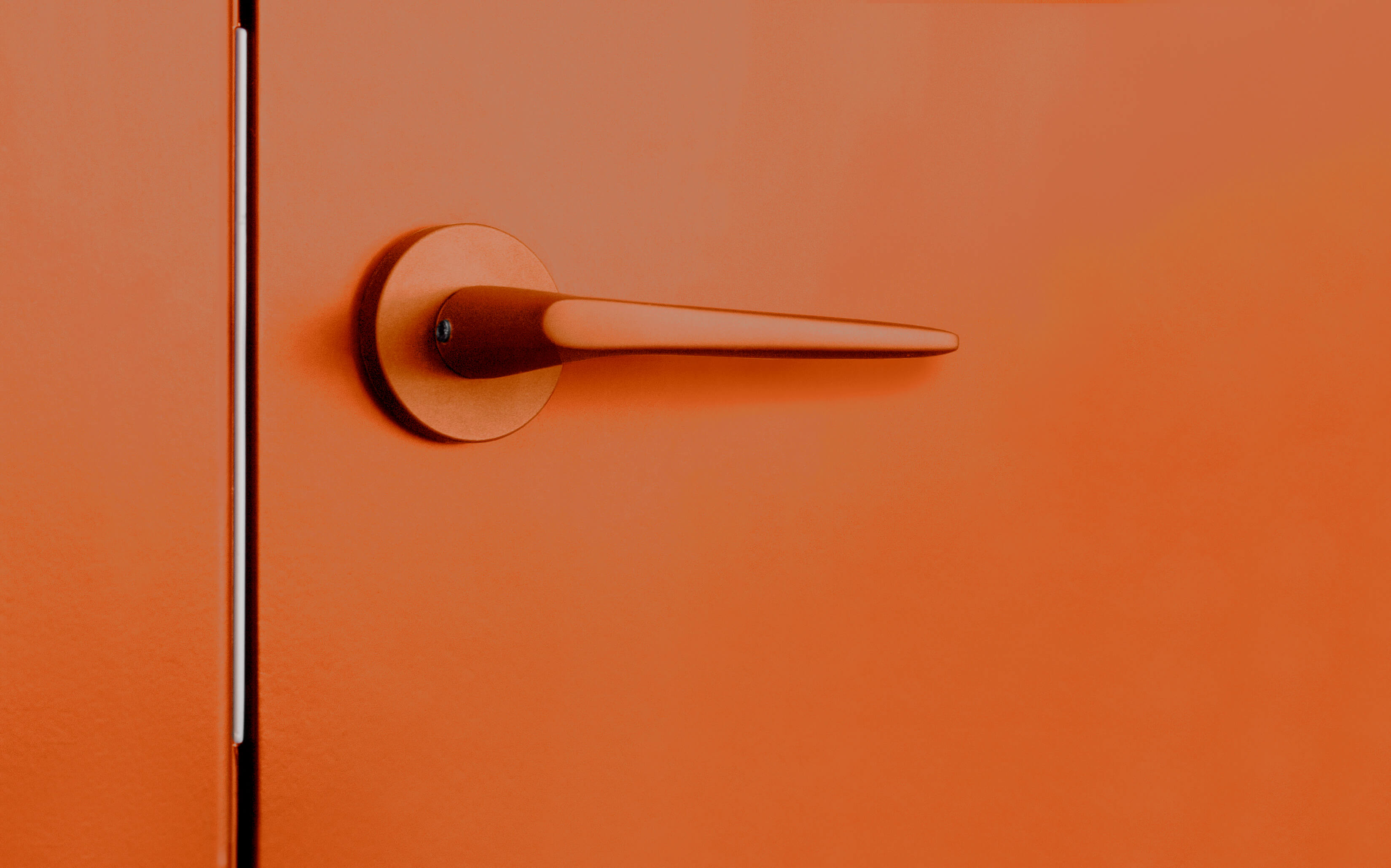 With creative color choices, Ekstrands creates the conditions for innovative entrance solutions and unique environments.