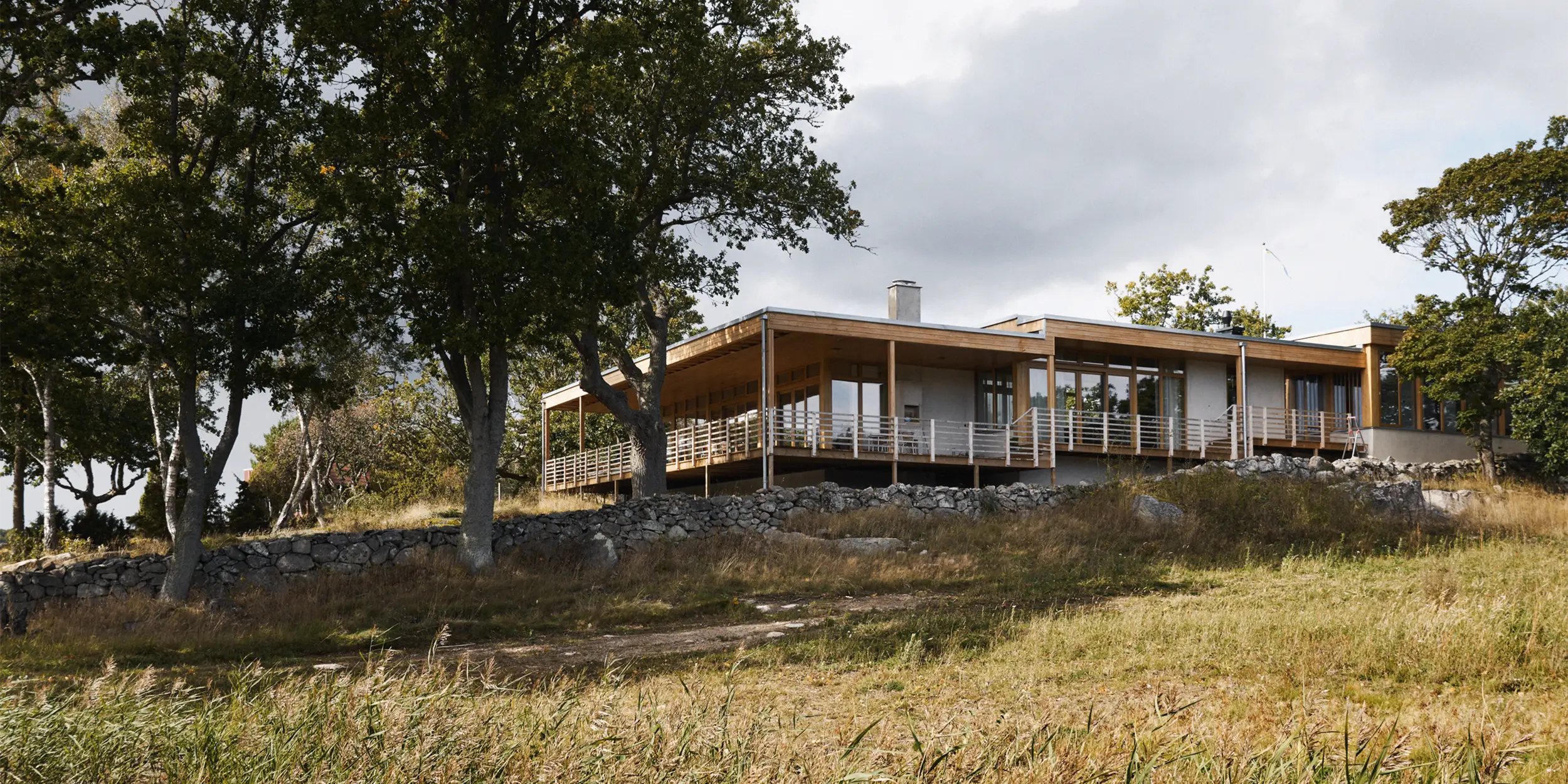 Ekfönster och skjutpartier på villa Jordö